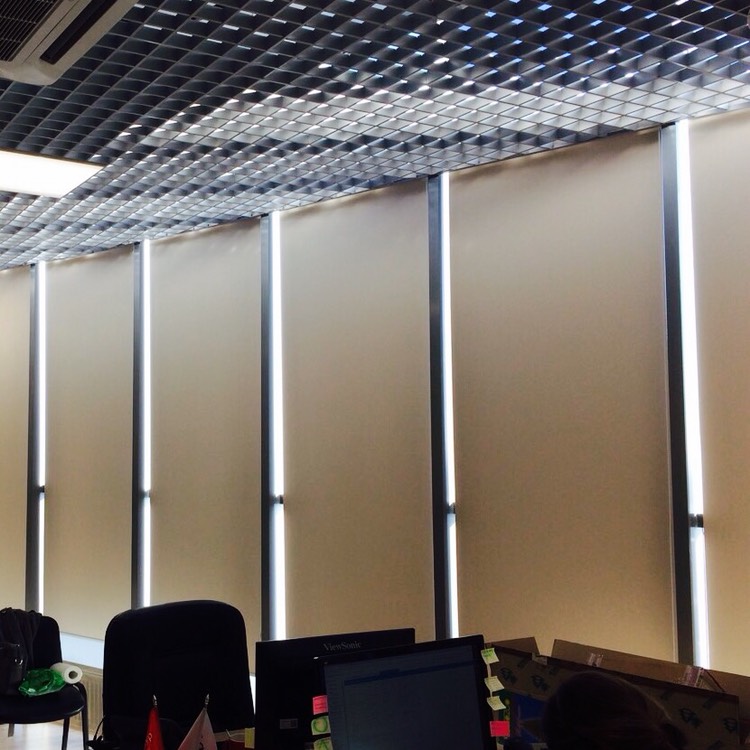 Рулонные шторы «Люкс»  в офис СКБ Контур